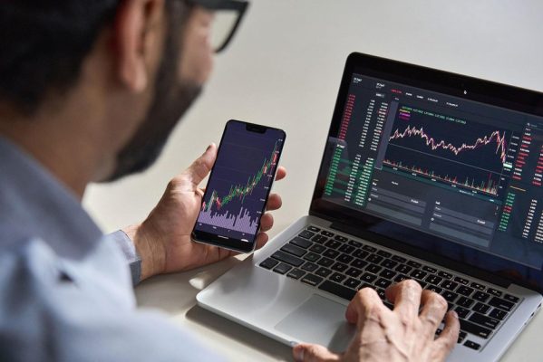 Chứng khoán phiên sáng 19/2: YEG lại "nóng", VN-Index thử sức với ngưỡng 1.280 điểm