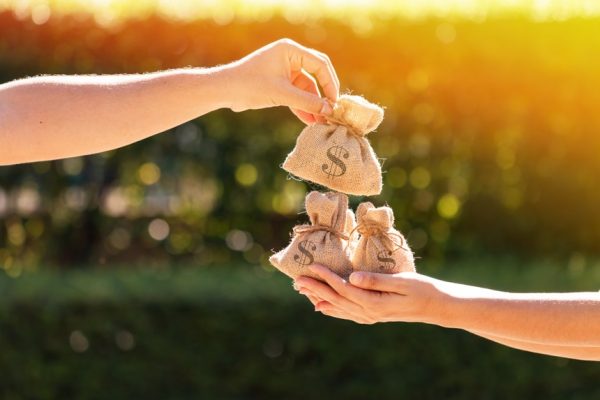 Top 10 cổ phiếu tăng/giảm mạnh nhất tuần: Các mã ngành khoáng sản thêm một tuần bay cao