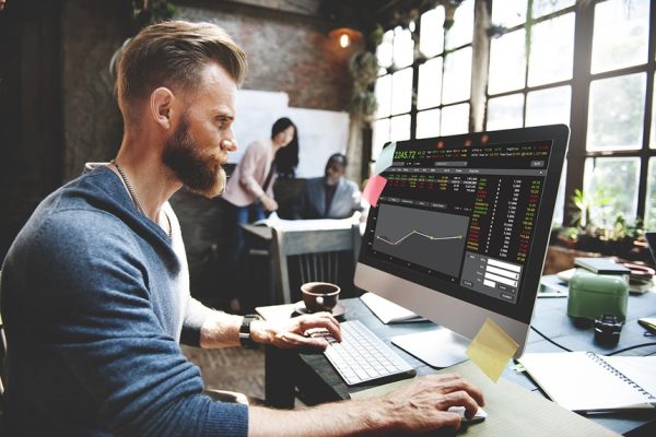 Giao dịch chứng khoán khối ngoại ngày 10/3: Tiếp tục bán ròng gần 530 tỷ đồng
