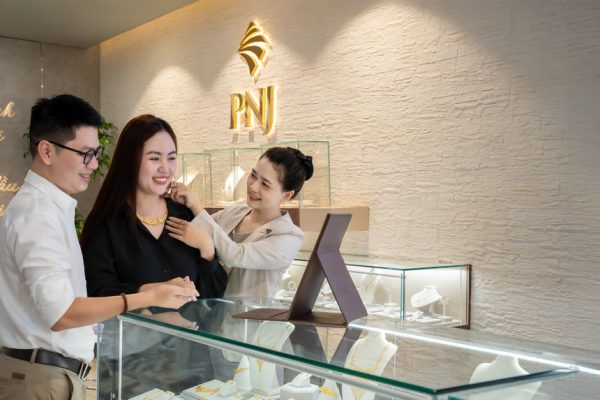 PNJ báo lãi giảm quý I/2025 do giá vàng tăng, cung hạn chế