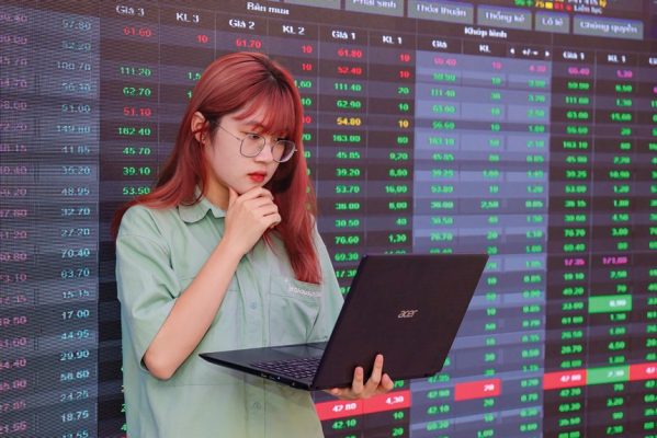 Yếu tố chính hạn chế đà hồi phục của thị trường chứng khoán hiện nay là lo ngại về chính sách thuế quan của Mỹ