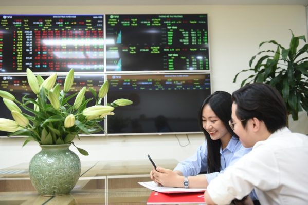 Bất động sản dẫn dắt, VN-Index nối dài đà hồi phục