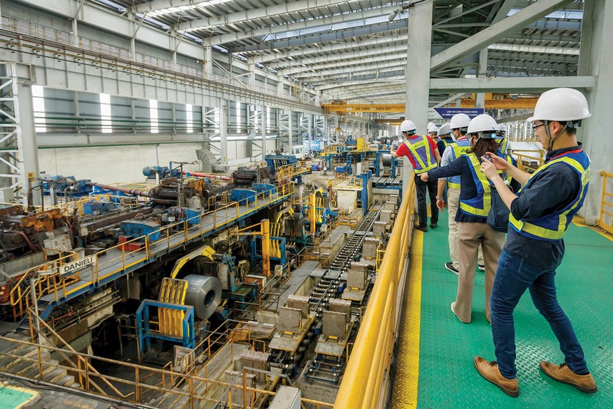 Chuyến tham quan thực địa tại Khu liên hợp gang thép Dung Quất của Hòa Phát thu hút 500 nhà đầu tư tham gia