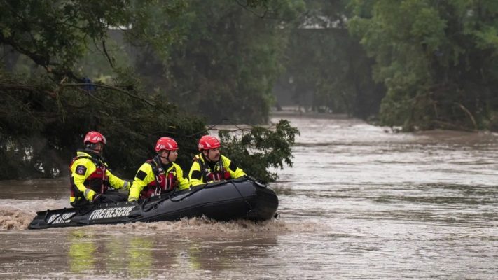 Phát hành trái phiếu thảm họa tăng cao kỷ lục