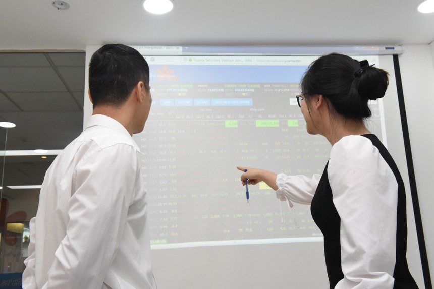 Góc nhìn chuyên gia chứng khoán tuần mới: "Đo" triển vọng nhóm cổ phiếu ngân hàng
