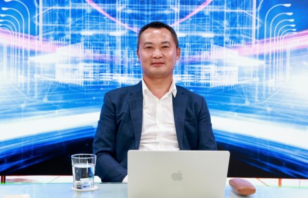 Ông Ngô Quang Huy, Phó tổng giám đốc, Công ty Giải pháp phần mềm tài chính FSS phát biểu tại Tọa đàm của báo Tài chính - Đầu tư sáng 25/8 (Ảnh: Chí Cường)