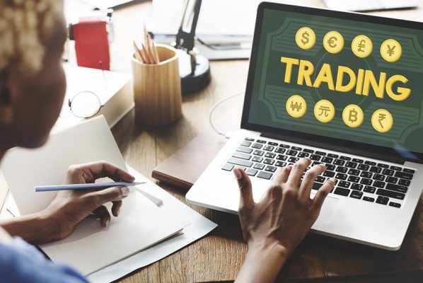 Khối ngoại bán ròng hơn 820 tỷ đồng trong phiên 8/8, tâm điểm là cổ phiếu chứng khoán