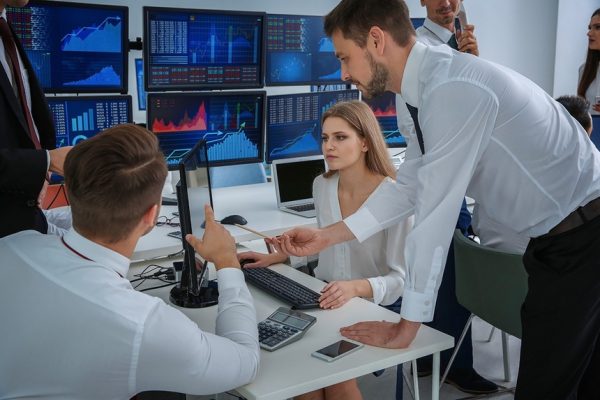Khối ngoại tiếp tục bán ròng hơn 1.200 tỷ đồng trong phiên 12/9