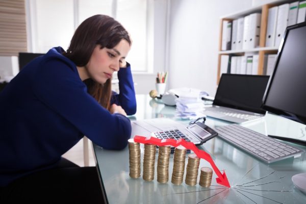 Giao dịch chứng khoán sáng 11/9: Áp lực bán dâng cao, VN-Index lùi về sát mốc 1.600 điểm