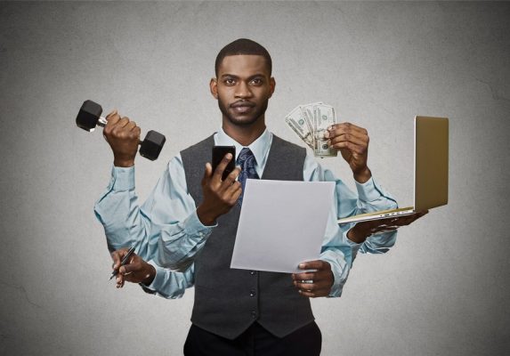 Thị trường tài chính 24h: Giá vàng thế giới leo cao