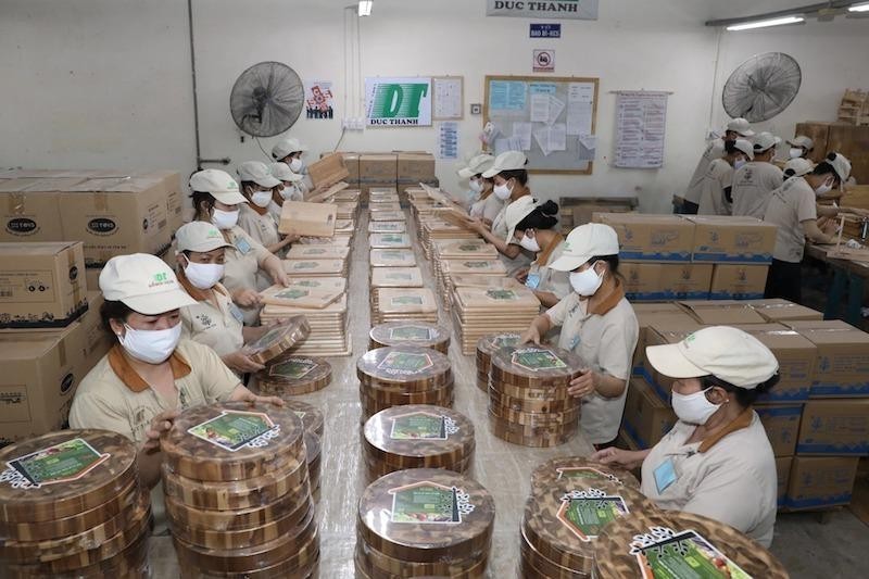 01-2803-2719-1 Gỗ Đức Thành (GDT) bị phạt 202,5 triệu đồng do vi phạm nghĩa vụ công bố thông tin và giao dịch nội bộ