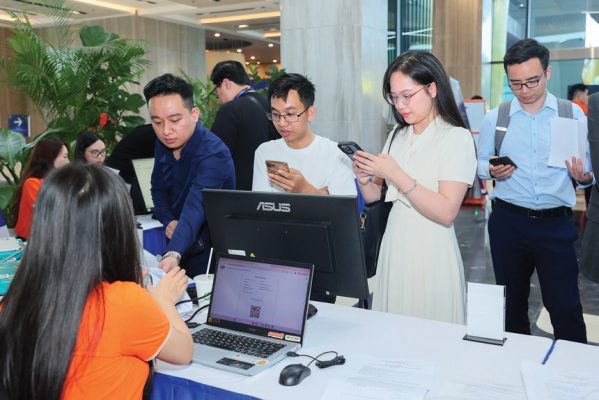 Đại hội cổ đông thường niên 2025 của Tập đoàn FPT có sự tham gia của nhiều cổ đông thuộc thế hệ Gen Z