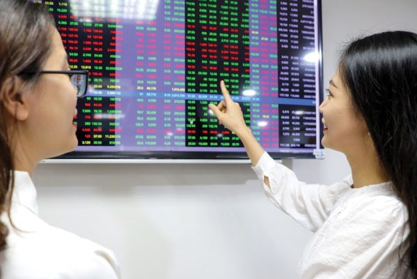 Kỳ vọng tăng trưởng EPS của các doanh nghiệp niêm yết đạt 20 - 22% trong năm nay