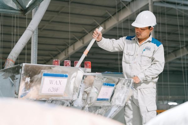 CTCP Sản xuất và Công nghệ Nhựa Pha Lê lên kế hoạch phát hành 20 triệu cổ phiếu với giá 10.000 đồng/cổ phiếu