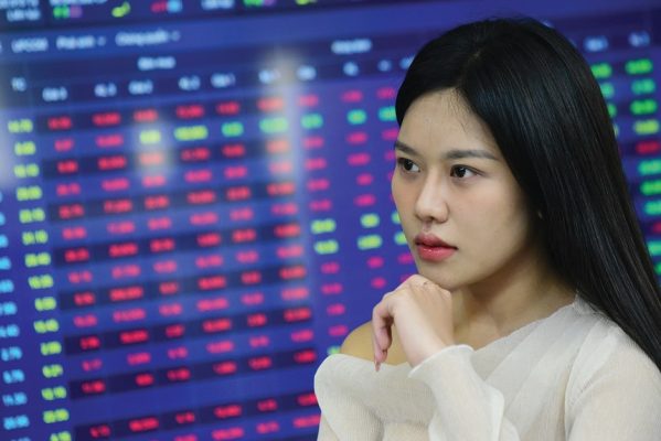 Rất khó để bắt đúng đáy nên nhà đầu tư có thể giải ngân dần 10-20% tại các vùng hỗ trợ gần