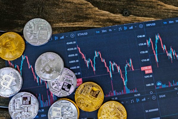 Chứng khoán Yuanta: Bitcoin bị hạ xuống mức tiêu cực, chứng khoán vẫn chưa cao nếu đo lường bằng vàng