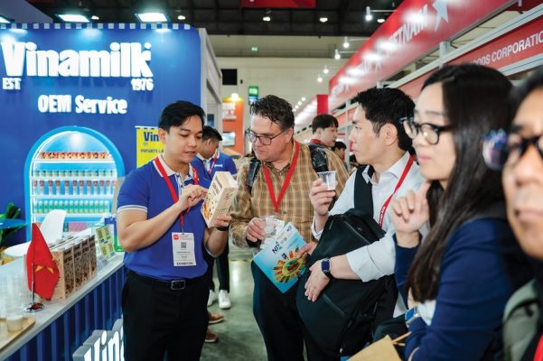 Vinamilk (VNM) thông báo chia cổ tức 28,5% bằng tiền mặt