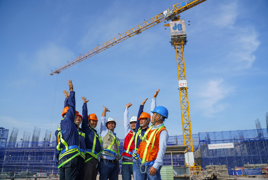 01-8436-5803 Xây dựng Hoà Bình (HBC) chậm trả 12,4 tỷ đồng trái phiếu đáo hạn do chưa thu xếp được nguồn tiền