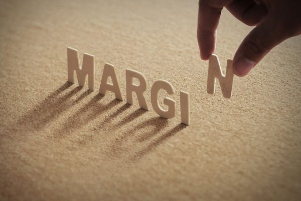 Cú sốc điểm số và mối tương quan margin