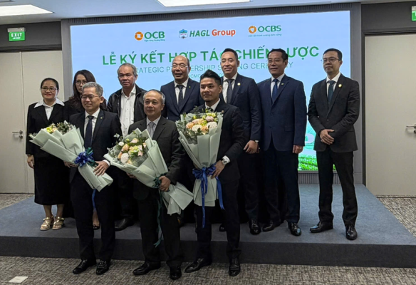 Đại diện 3 doanh nghiệp ký kết hợp tác chiến lược