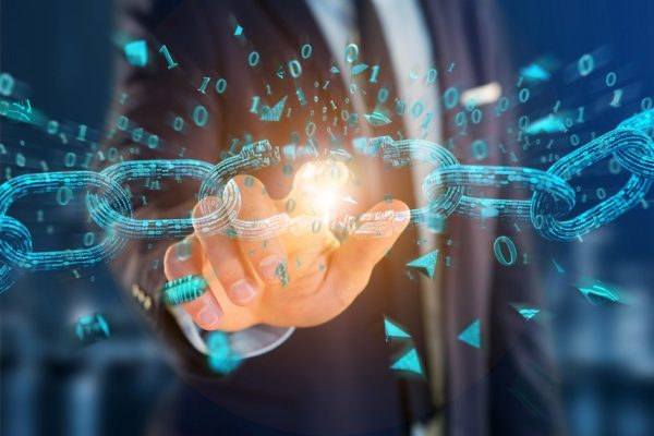 Thị trường tài chính 24h: Chứng khoán hồi phục, giá vàng giảm mạnh về cuối ngày