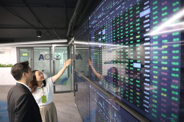 Việt Nam đã thực hiện hàng loạt cải cách nhằm cải thiện khả năng tiếp cận thị trường và đưa hạ tầng tài chính tiệm cận các chuẩn mực quốc tế. Ảnh: Dũng Minh