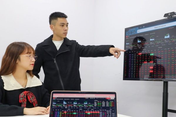 Dòng tiền đang thăm dò vùng đáy ngắn hạn của VN-Index