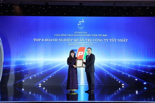 FPT được vinh danh Top 8 Doanh nghiệp nhóm vốn hóa lớn có chất lượng quản trị công ty tốt nhất
