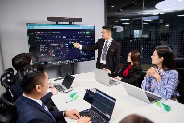 Cổ phiếu cần quan tâm ngày 10/11