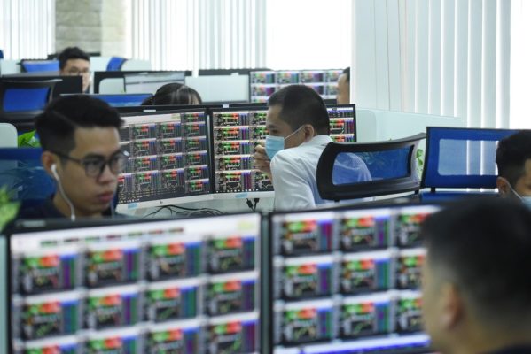 Ở góc độ kỹ thuật, nhiều cổ phiếu đã hoàn tất nhịp kiểm định vùng đáy