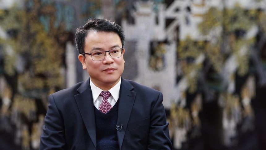 nang-hang-cong-cu-no-co-bao-dam-them-du-dia-tren-thi-truong-von-quoc-te1769259948-8996 Thứ trưởng Bộ Tài chính Trần Quốc Phương. Ảnh: Mạnh Tuấn