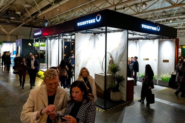 Gian hàng Vicostone Canada Inc. tại triển lãm IDS Toronto 2026.