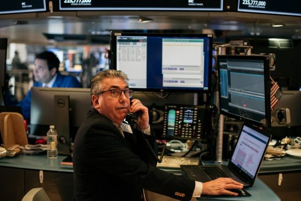 Giới đầu tư mạnh dạn mua bắt đáy