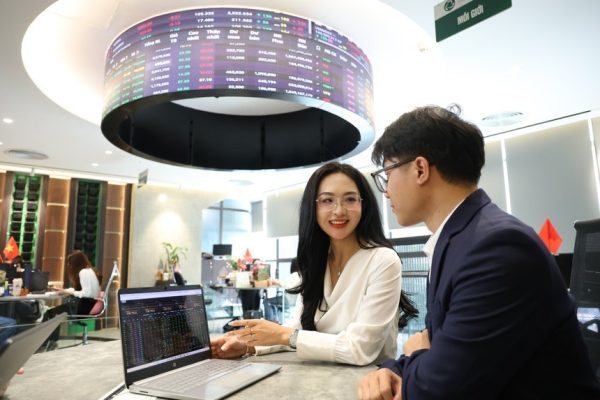 Tản mạn chuyện thu nhập của môi giới chứng khoán