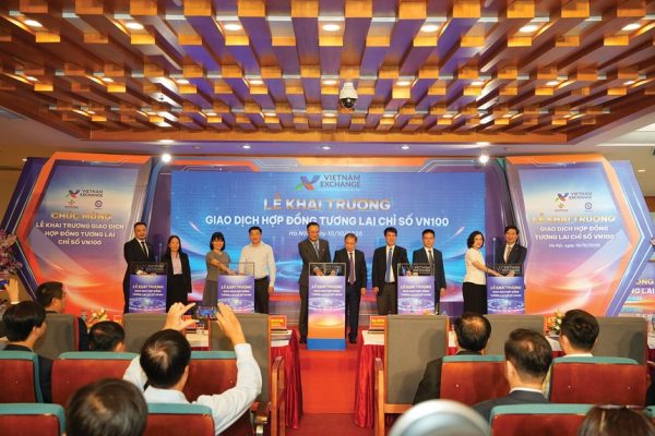 Thị trường chứng khoán Việt Nam đã ghi dấu nhiều bước phát triển tích cực trong năm 2025