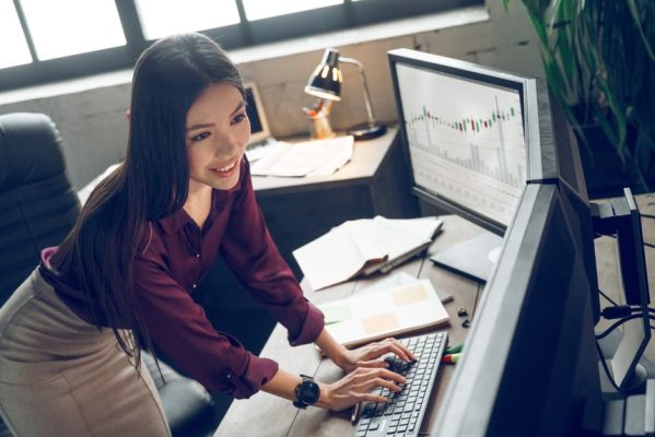 Khối ngoại mua ròng hơn 1.000 tỷ đồng trong phiên 10/3, tâm điểm là HPG và MWG