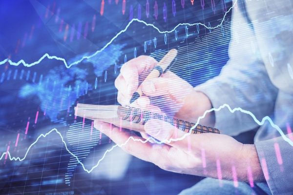 Thanh khoản tháng 2 trên HOSE bình quân đạt trên 1 tỷ USD/phiên, khối ngoại bán ròng hơn 7.900 tỷ đồng