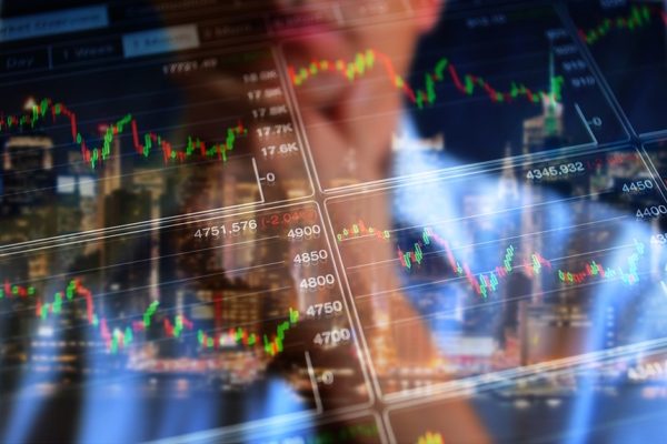 Khối ngoại bán ròng gần 1.800 tỷ đồng trong phiên hồi phục ngày 4/3