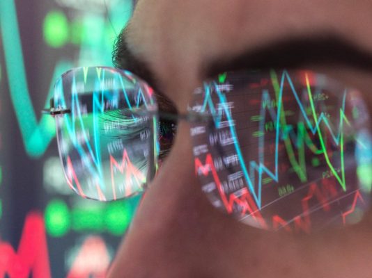 Giao dịch chứng khoán phiên sáng 10/3: Nhà đầu tư bắt đáy, VN-Index hồi phục mạnh