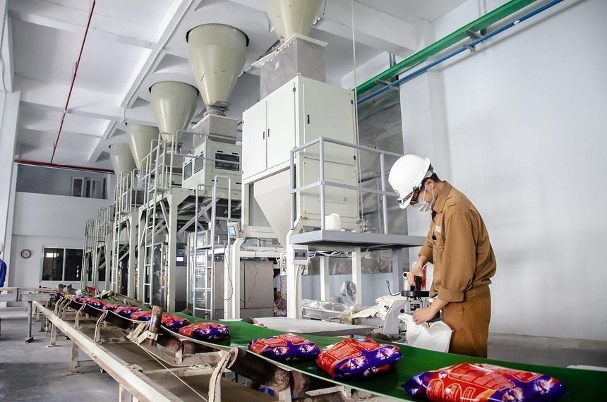 01-1605-2375 SHS: Hoá chất Đức Giang (DGC) có thể gặp khó khăn gia hạn giấy phép khai thác khai trường 25