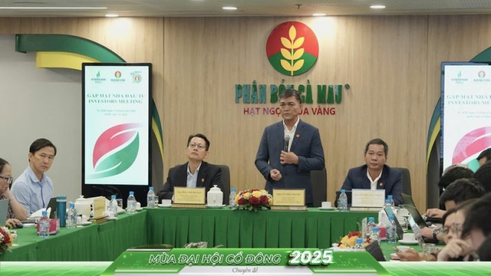 Tổng giám đốc Văn Tiến Thanh phát biểu tại cuộc họp