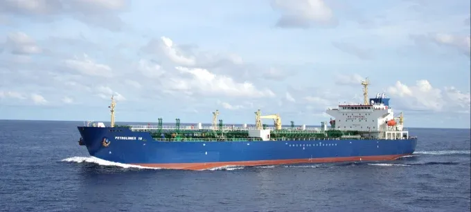 petrolimex10-1-2148-6420-1639 Xăng dầu đường thủy Petrolimex (PJT) mục tiêu lợi nhuận giảm, chi trả cổ tức 6% bằng tiền mặt