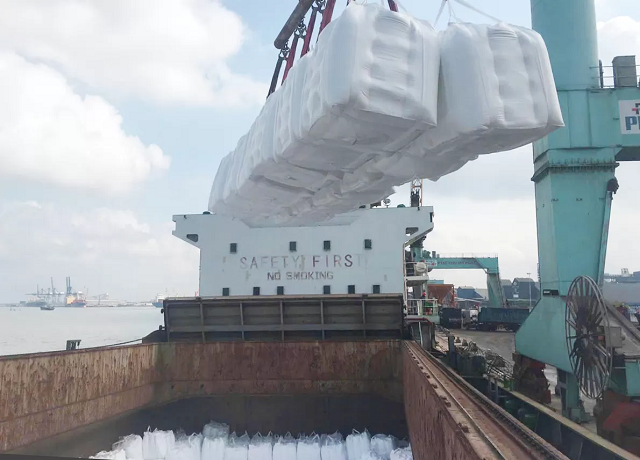 xuat-khau-phan-bon-ure-ky-thuat