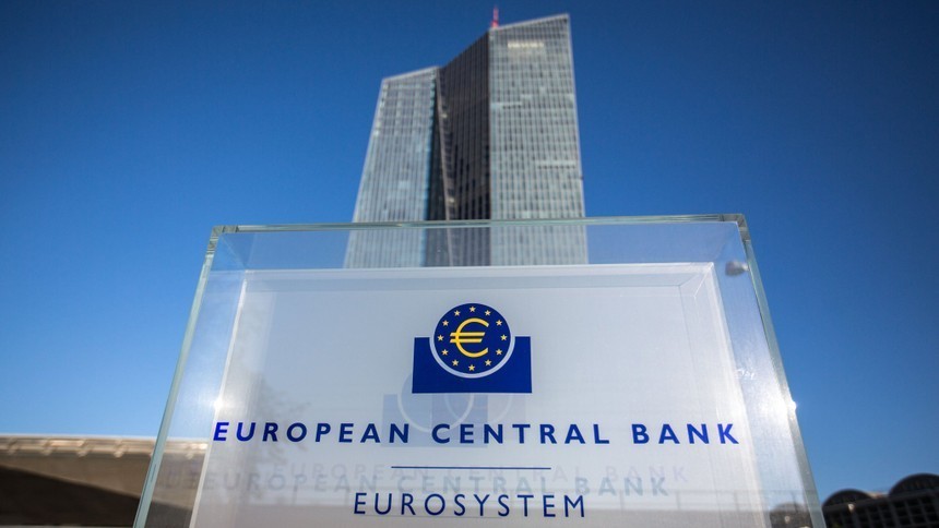 02-5257-1020 ECB: Thị trường chứng khoán đang đối mặt nguy cơ điều chỉnh mạnh và đột ngột