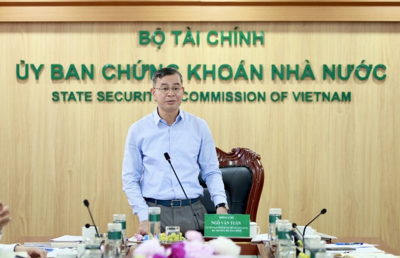 bo-truong-bo-tai-chinh-nganh-chung-khoan-can-tiep-tuc-huong-toi-cac-tieu-chuan-cao-hon1779789549-8228 Bộ trưởng Bộ Tài chính Ngô Văn Tuấn: Ngành chứng khoán cần tiếp tục hướng tới các tiêu chuẩn cao hơn