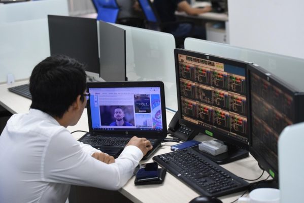 Thị trường đang tạo nhịp nghỉ cần thiết cho quá trình vượt đỉnh 1.900 điểm