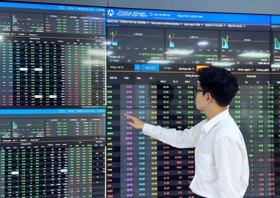 Thông tư 08 “giải nhiệt” áp lực vốn ngân hàng: Dòng tiền chứng khoán có được tiếp sức?