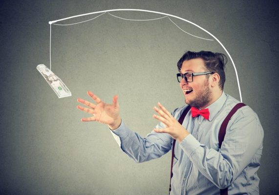 Thị trường tài chính 24h: Giá vàng thế giới tiếp tục giảm mạnh