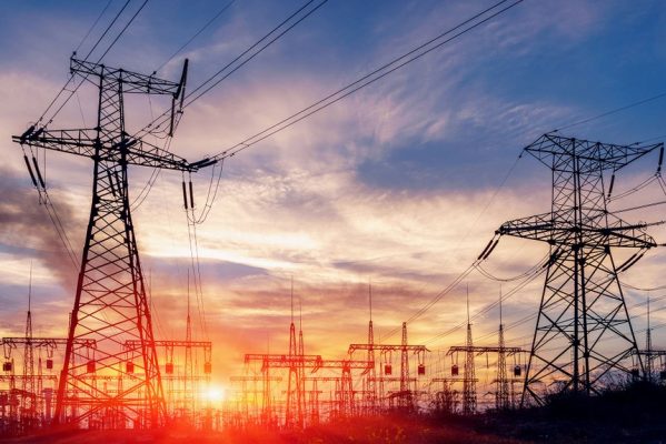 VNECO (VNE) khẳng định không tham gia dự án đường dây 500kV mạch 3, cổ phiếu tăng kịch trần
