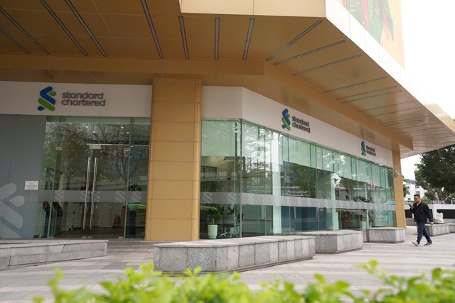 standard-chartered-1